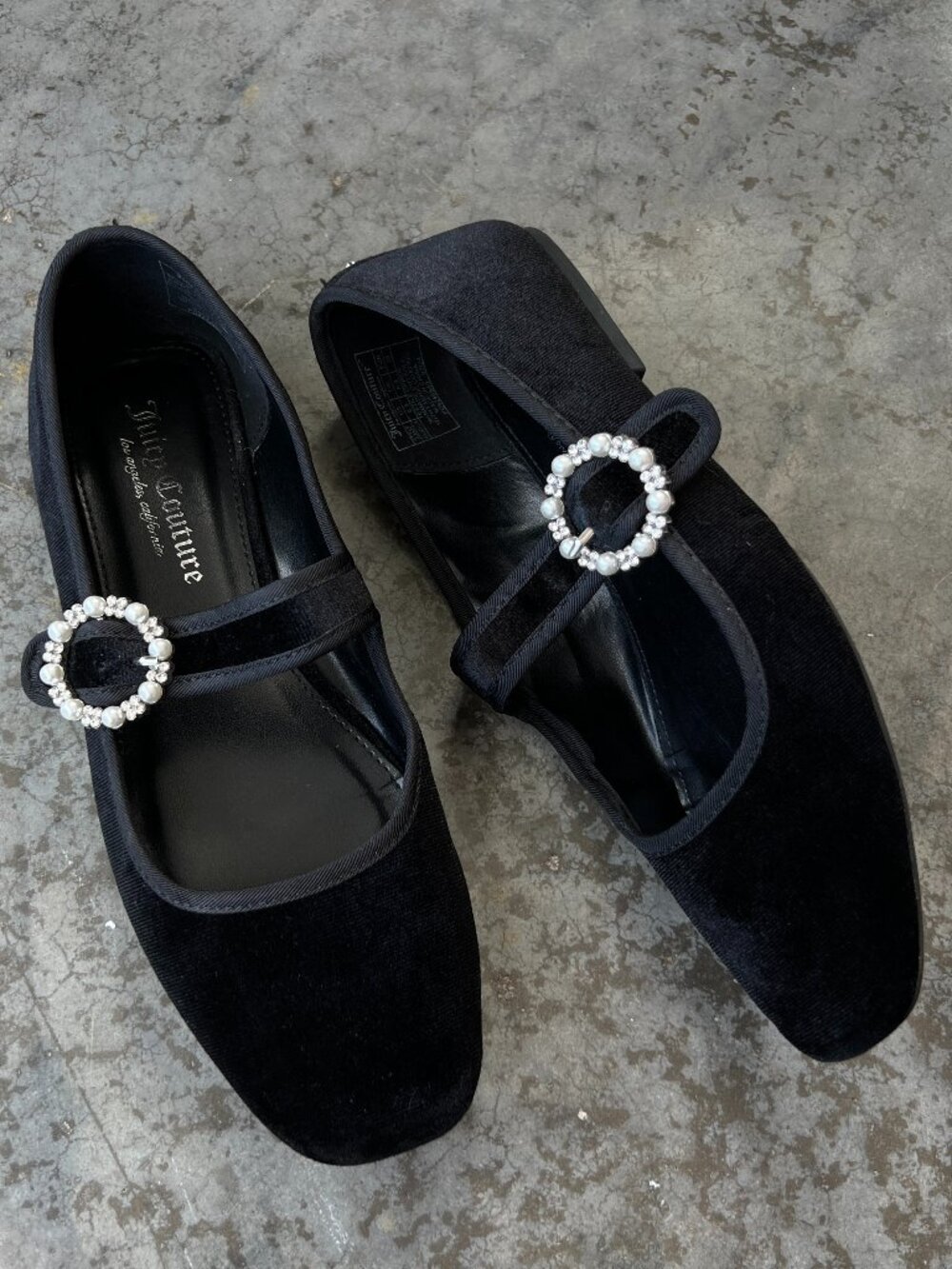 Juicy Couture Bijoux Black Velvet Mary Jane Flats Pearl Rhinestone Buckle 8.5